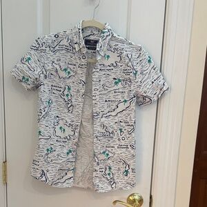 Boys Vineyard Vines Button down size small (8-10)